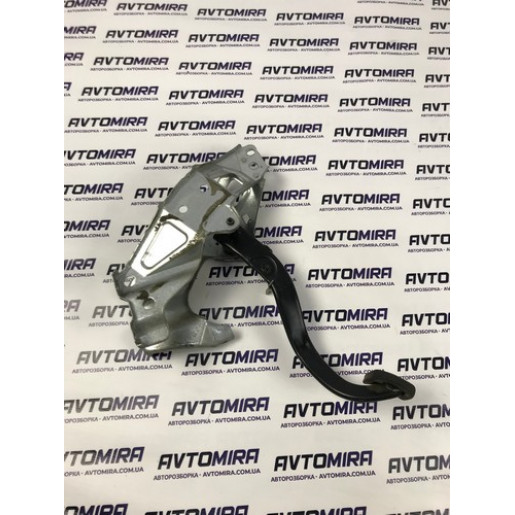 Педаль тормоза Opel Astra H 2004-2010 13173780